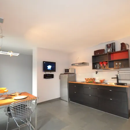 Apartmenthouse 5 Seasons - Incl Summer Card By In One *
